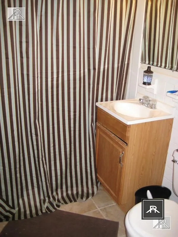 2 bed, 1.0 bath, $3,675 — Photo 3