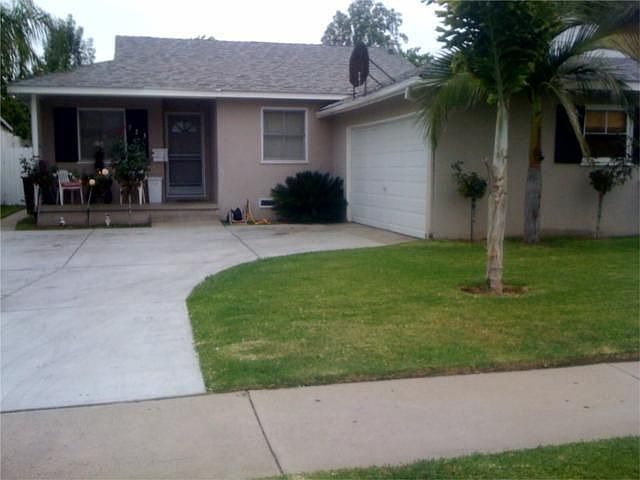 1st image of 723 Sandsprings Dr