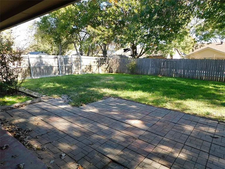 8232 Meadowbrook Dr — Photo 45