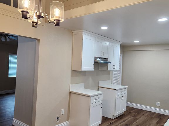 4th image of 6966 Lake Ave