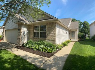 1208 Windwood Ln, Mahomet, IL