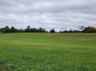 102 N Cedar Cir, New Sharon, IA 50207