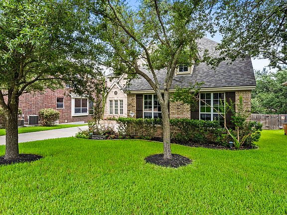 3rd image of 9813 Royal New Kent Dr
