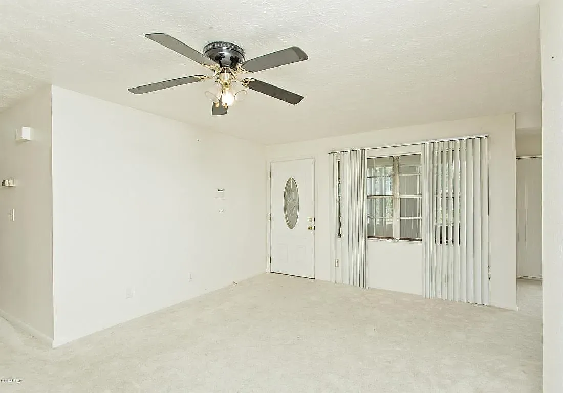 4 bed, 1690 sqft, $1,880 — Photo 2