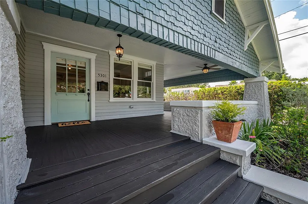 3 bed, 2.0 bath, 2410 sqft, $3,950 — Photo 3