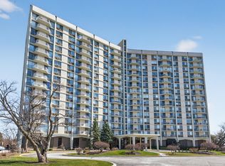 40 N Tower Rd APT 9K, Oak Brook, IL 60523