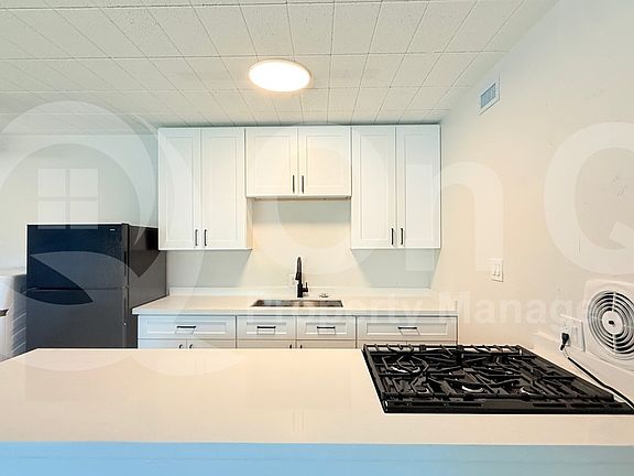 4th image of 25 E Eva St #1