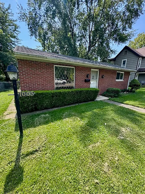 2 bed, 1010 sqft, $1,200 — Photo 2