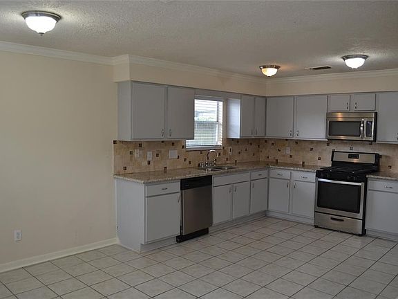 5th image of 2439 Colton Hollow Dr