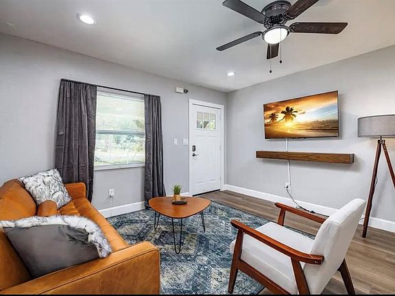 2nd image of 1000 8TH AVENUE SW