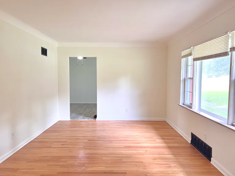 10325 Lookaway Dr — Photo 6