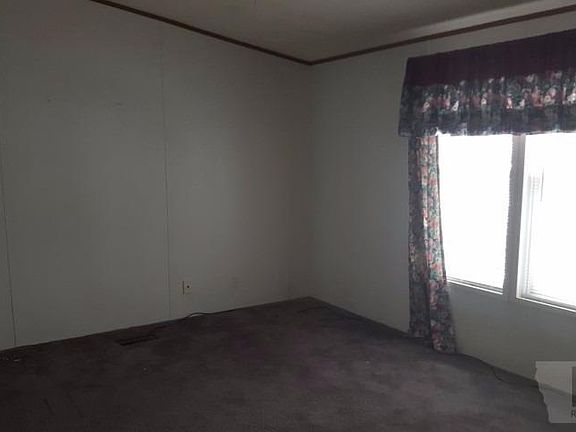 5th image of 904 Prairie Ave