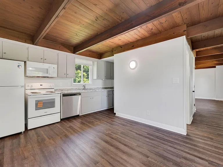 444 Appleton Dr — Photo 13