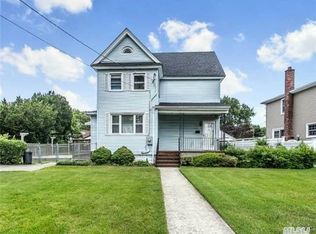 1125 Little Whaleneck Rd, Merrick, NY 11566