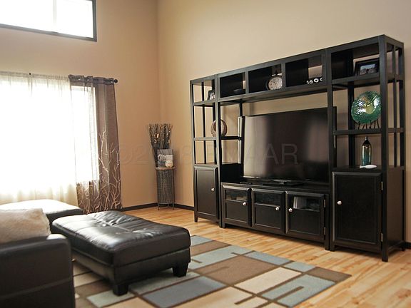 5th image of 3117 Foxtail Dr E