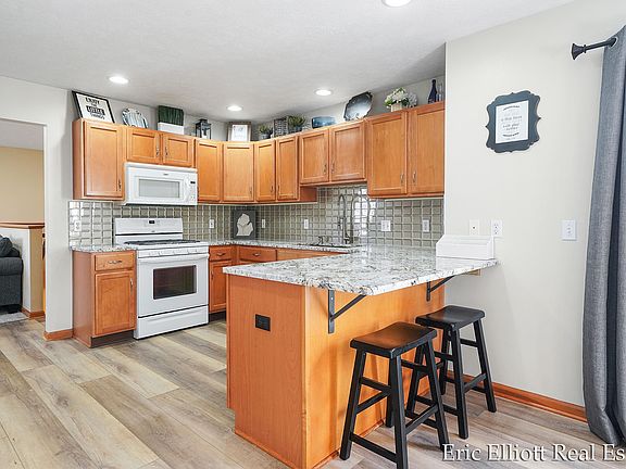 5th image of 94 Haras Ct SW