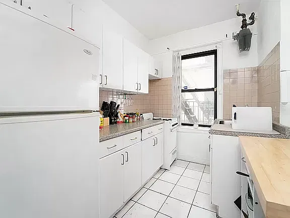 21-67 33rd Street — Photo 3