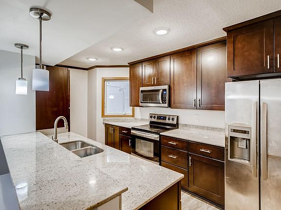 4th image of 553 Gorman Ave
