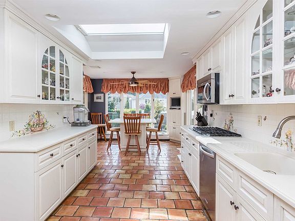 5th image of 3834 Oxford Ln