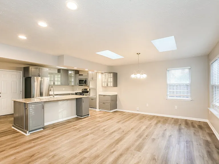 705 Firethorn Cir — Photo 6