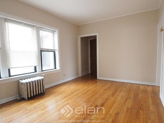 4th image of 4523 N Paulina St APT 2C
