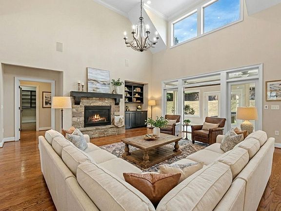 5th image of 129 Griffith Hill Way