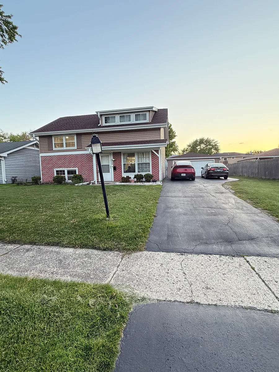 Building Photo - 7030 Plumtree Ln