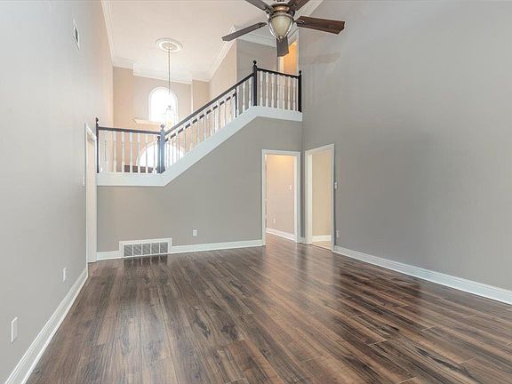 3rd image of 1376 Hunters Mill Trl