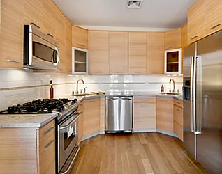 384 Maple Street in Prospect Lefferts Gardens