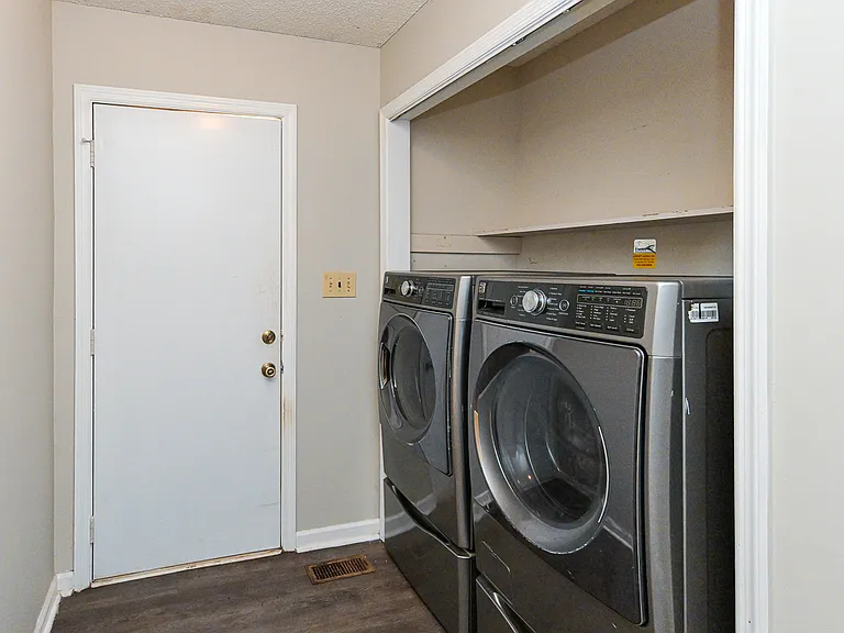 157 Greenwood Dr — Photo 15