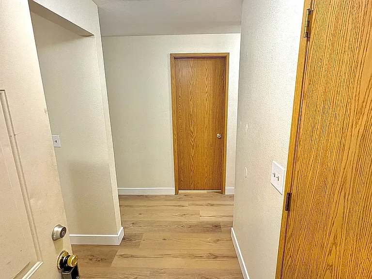 Scholls Crossing Apartments — Photo 3