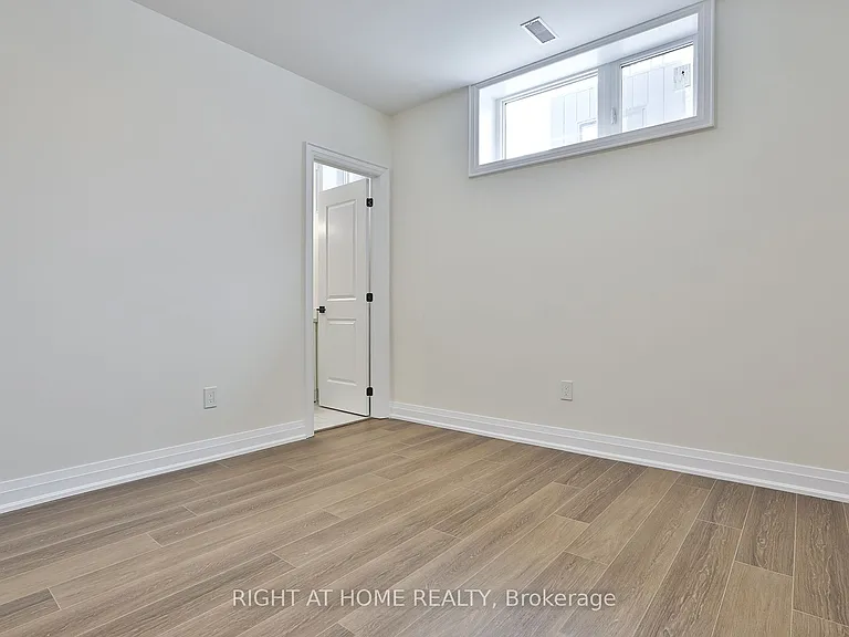 39 15th St #2 — Photo 13
