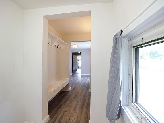 3rd image of 1610 Tama St