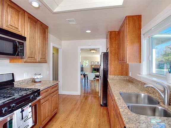 4th image of 271 B St