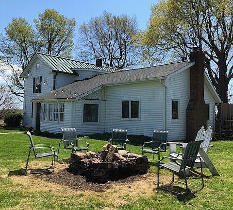 5th image of 3389 North St