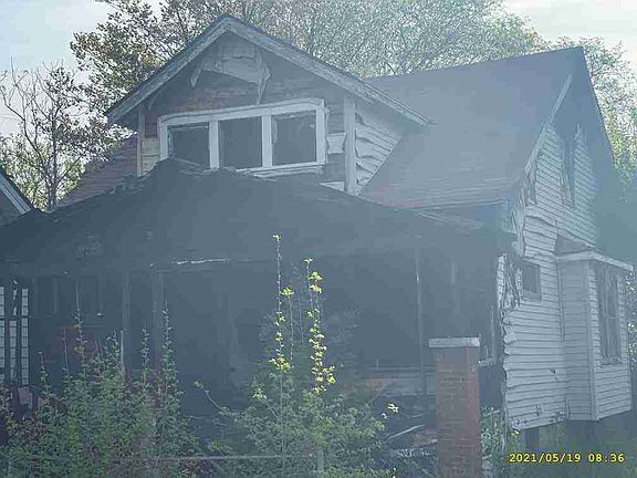 13932 Manor