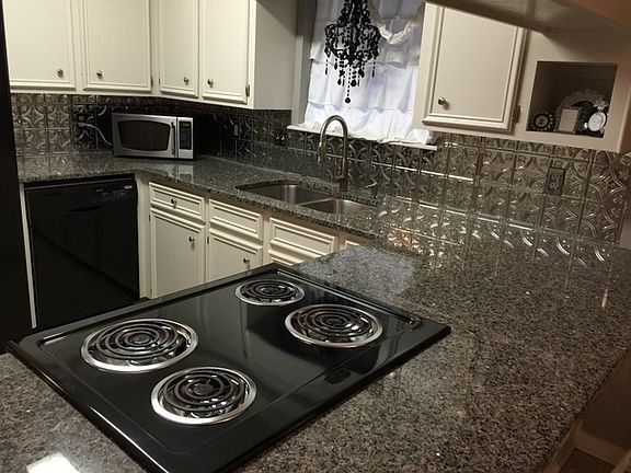 5th image of 393 Siwell Meadows Dr