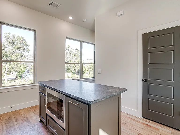 2820 Weisenberger St #110 — Photo 23