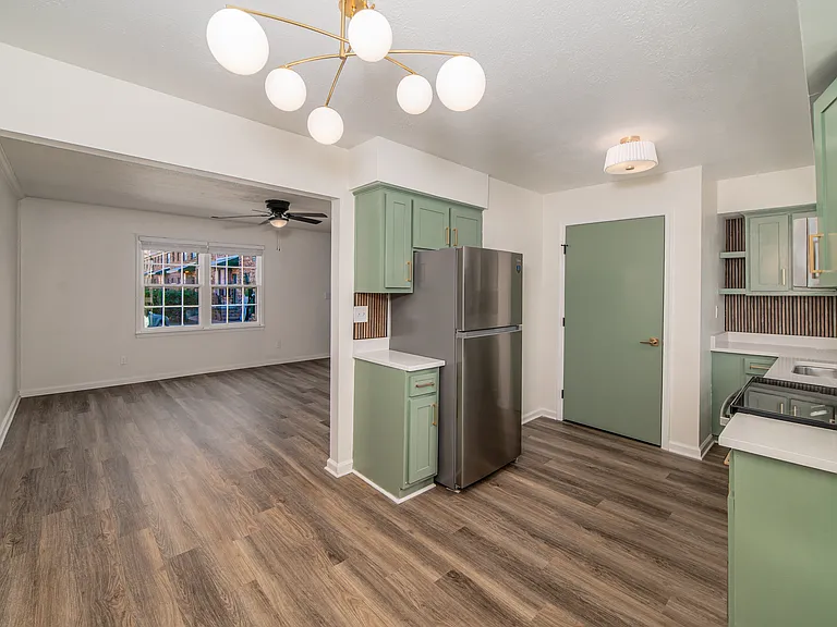 Bayview Apartments — Photo 11