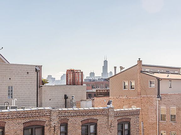 5th image of 1872 N Damen Ave