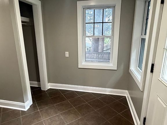 4th image of 317 Mosley Dr