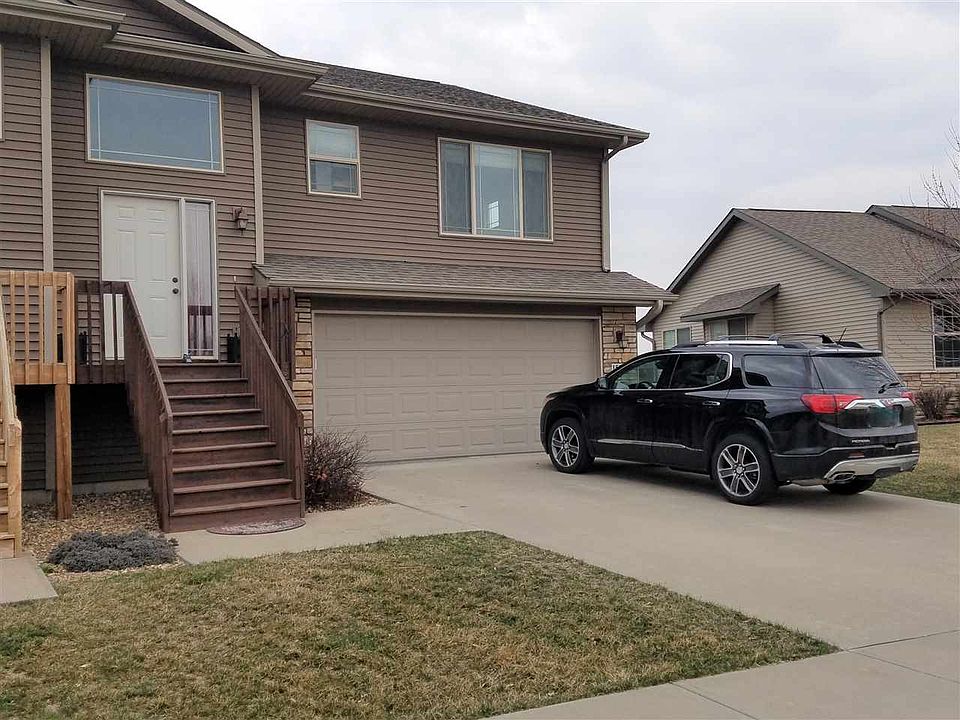 1st image of 1520 Red Oak Dr