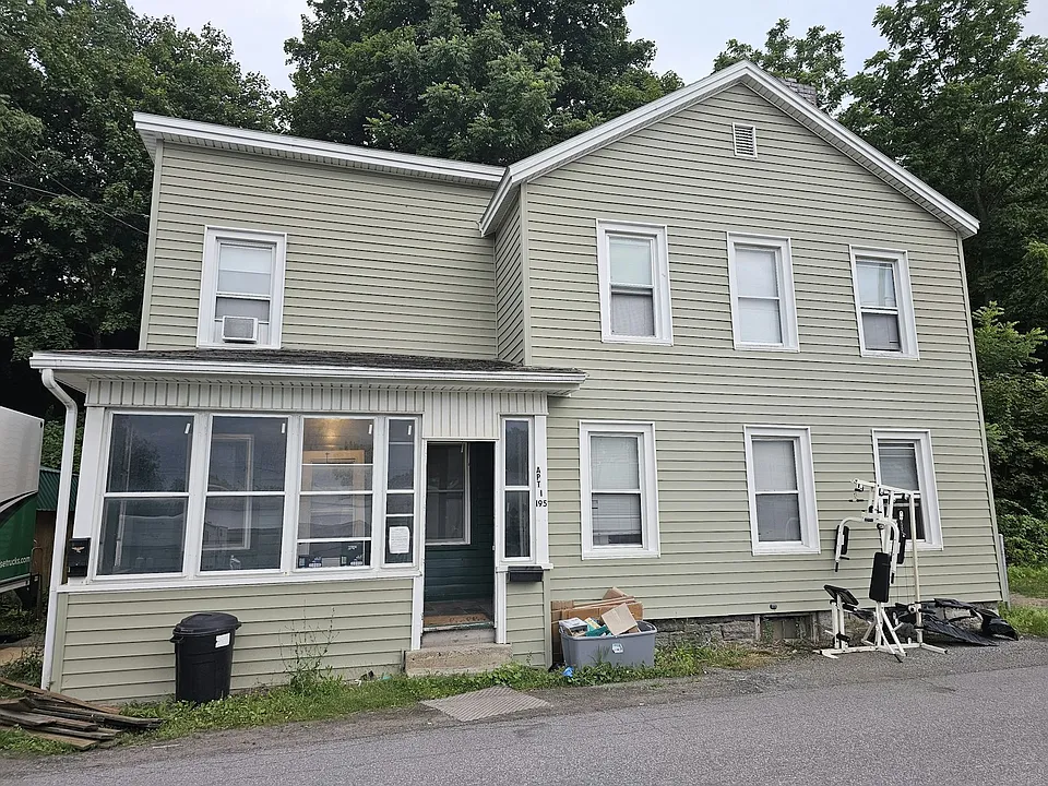 195 Mohawk St #1