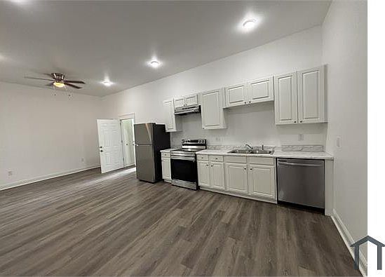 4th image of 4032 N Miro St #B
