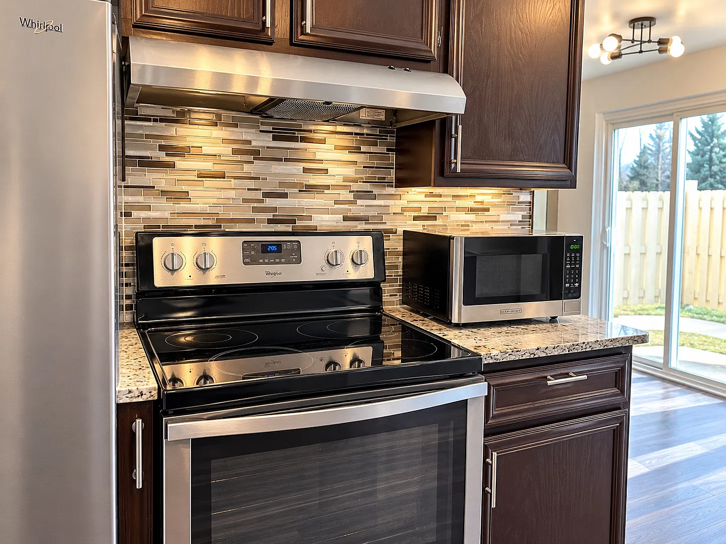 2 bed, 910 sqft, $1,695 — Photo 3