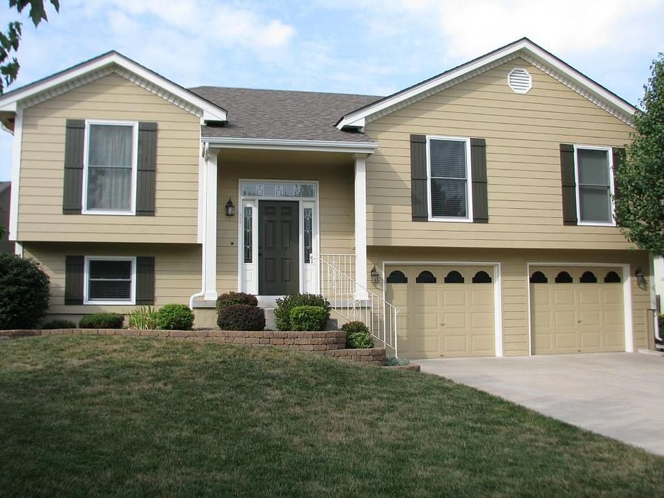 1st image of 8932 NE 109th St