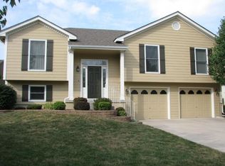 8932 NE 109th St, Kansas City, MO 64157