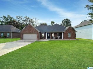 1392 N Wynlake Dr, Alabaster, AL 35007