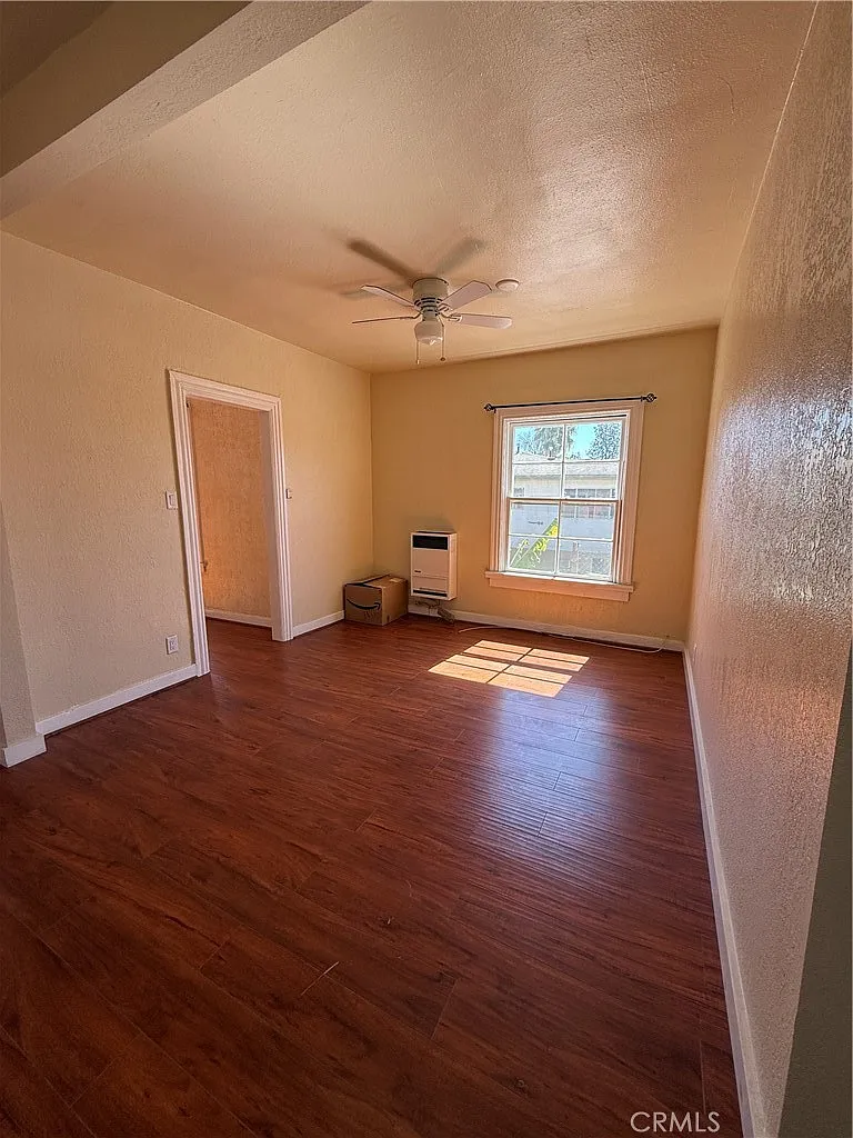 3 bed, 936 sqft, $2,500 — Photo 1