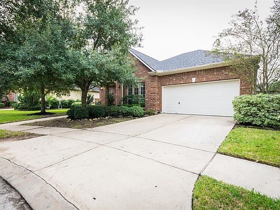 Situated on a quiet cul-de-sac with dual wide driveway for extra parking.